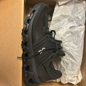 All black QC 6w comfy support for foot silver and black soft padding inside